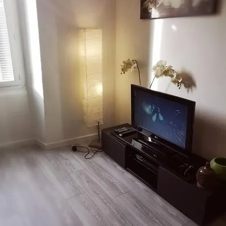 Apartment F1 37m² Hyper Centre Face Au Marche *